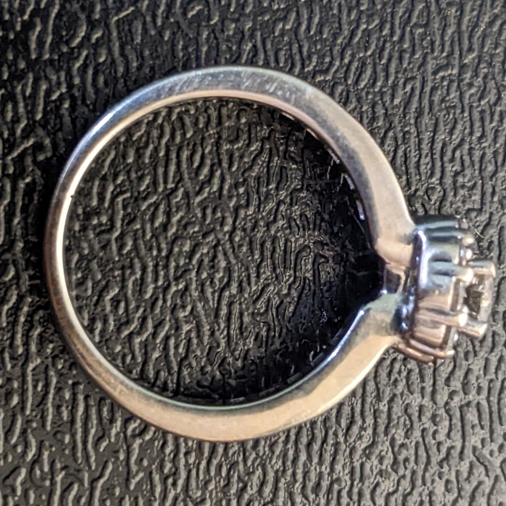 KAY JEWELERS 14WG OS DIAMOND ENGAGEMENT RING - Picture 5 of 13
